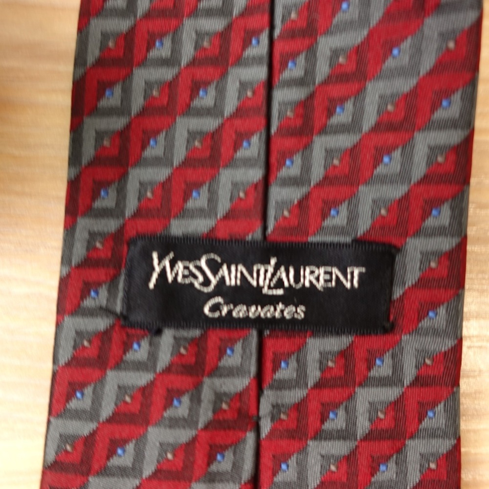 Yves Saint Laurent Tie Mens Burgundy Red Gray Chevron Stripe Skinny Luxury YSL - Picture 4 of 12